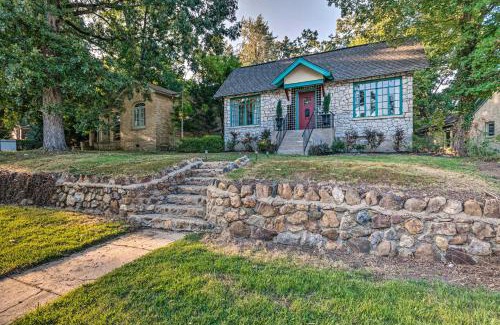 Hot Springs Casa | 2 Mi to Hot Springs Natl Park Hot Tub Haven!