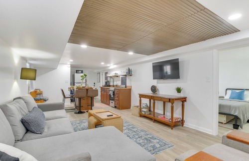 Belmont Cragin Apartamento | 2 Mi to Logan Square: Pet-Friendly Unit w/ Yard!