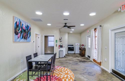 Newton Apartamento | 2 Mi to Main St: Newton Guest House