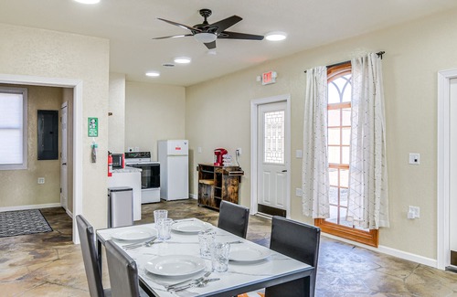 Newton Apartamento | 2 Mi to Main St: Newton Guest House