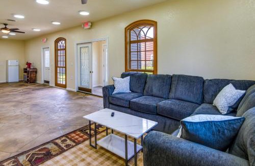 Newton Apartamento | 2 Mi to Main St Newton Guest House