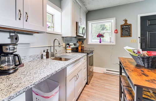 Monterey Cabina | 2 Mi to Main Street: Cabin w/ Hot Tub in Monterey!