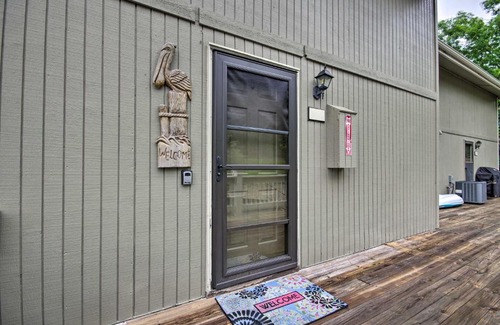 Osage Beach Apartamento | 2 Mi to Margaritaville Resort Lake-View Retreat!