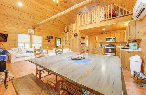 Standish Cabina | 2 Mi to Marina & Beach: Frye Island Retreat!