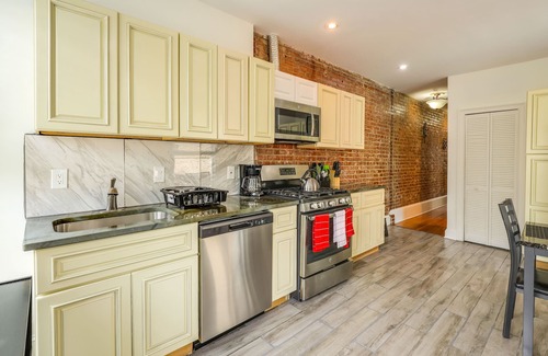 Bloomingdale Casa | 2 Mi to National Mall: WFH-Friendly DC Townhome