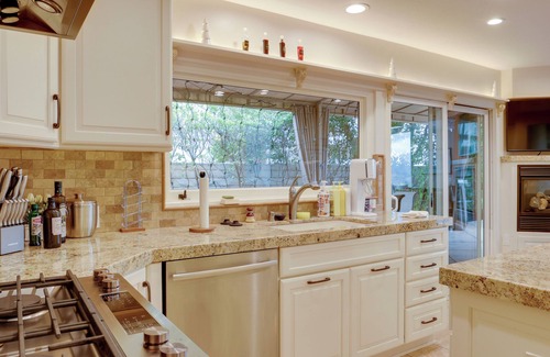 Westlake Village Casa | 2 Mi to Promenade at Westlake: Mtn-View Haven!