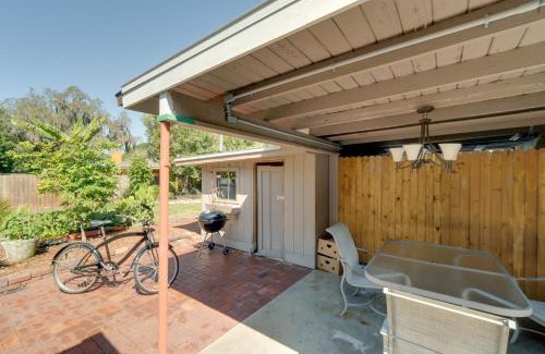 Palmetto Casa | 2 Mi to Riverwalk Palmetto Gem with Fire Pit and BBQ