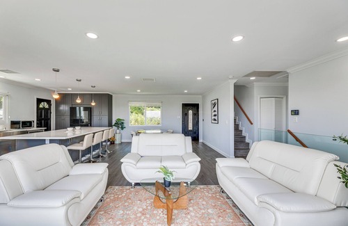 South Arroyo Casa | 2 Mi to Rose Bowl Stadium: Mtn-View Gem w/ Patio