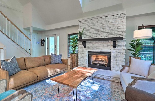 Sapphire Casa | 2 Mi to Sapphire Resort Home with Hot Tub and Games!