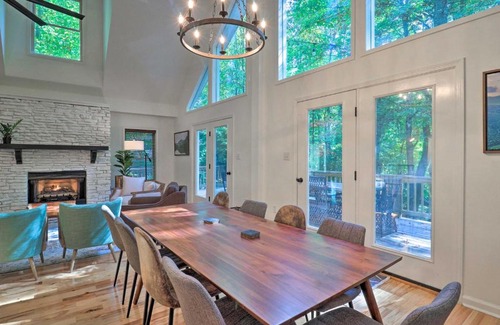 Sapphire Casa | 2 Mi to Sapphire Resort Home with Hot Tub and Games!