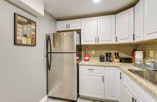 Long Reach Apartamento | 2 Mi to Shops & Eateries: Columbia Condo w/Patio