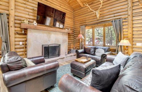 Show Low Casa | 2 Mi to Show Low Lake Log Cabin with Large Yard!