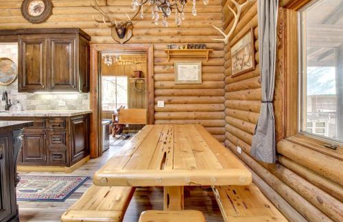 Show Low Casa | 2 Mi to Show Low Lake Log Cabin with Large Yard!