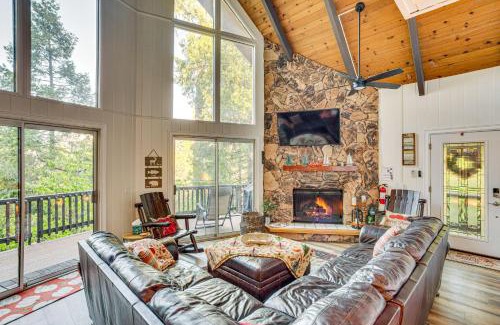 Lake Arrowhead Casa | 2 Mi to SkyPark at Santas Village Family Cabin