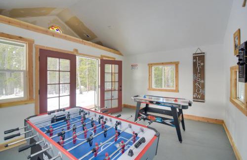 Saint Mary's Casa | 2 Mi to St Marys Glacier Modern Cabin with Hot Tub