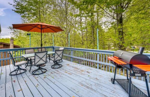 Tobyhanna Casa | 2 Mi to Tobyhanna SP Family Home with Deck!
