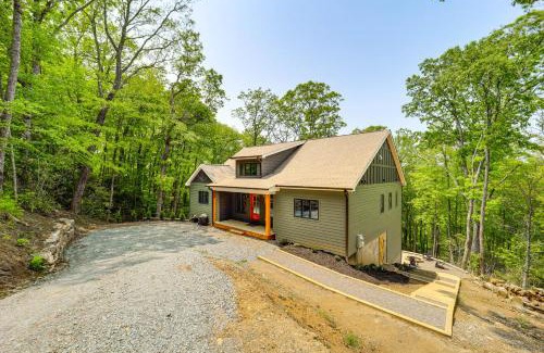 Boone Casa | 2 Mi to Tweetsie Railroad New Home with Hot Tub!