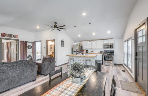Warm Springs Casa | 2 Mi to Warm Springs Pools Home with Large Yard!
