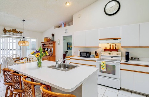 Sebastian Highlands Casa | 2 Mi to Water: Sebastian Home w/ Heated Pool!