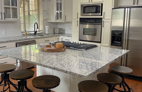 Baton Rouge Casa | 2 miles from all LSU Spring Sports!!