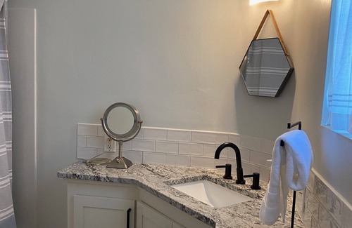 Baton Rouge Casa | 2 miles from all LSU Spring Sports!!