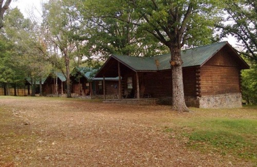 Newnata Cabina | 2 miles from Blanchard Springs Caverns
