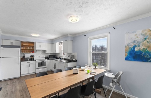 Williamstown Casa | 2 Miles to Ark! Relax & Unwind!
