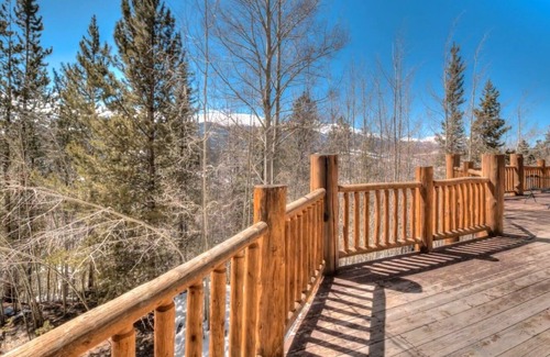 Forest Hills Casa | 2 millas a Main St., enorme casa de 7000 pies cuadrados, privado, excelentes vistas,