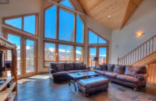 Forest Hills Casa | 2 millas a Main St., enorme casa de 7000 pies cuadrados, privado, excelentes vistas,