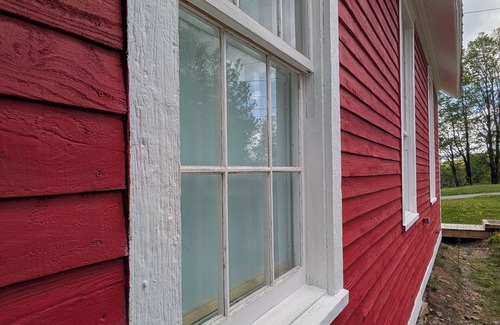 Benton Casa | 2 miles to Ricketts Glen. Updated and cozy schoolhouse with porch and fire pit.