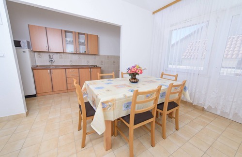 Kastel Stafilic Apartamento | Seaview Apt con terraza de 35m2 con vistas al mar, barbacoa, 3 minutos a pie de la playa