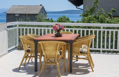 Kastel Stafilic Apartamento | Seaview Apt con terraza de 35m2 con vistas al mar, barbacoa, 3 minutos a pie de la playa