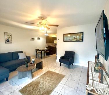 Lauderdale-by-the-Sea Apartamento | 2 min walk to beach & free parking Lauderdale 21-2