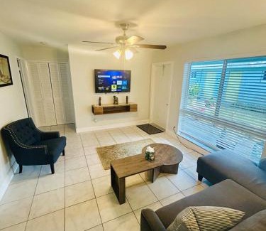 Lauderdale-by-the-Sea Apartamento | 2 min walk to beach & free parking Lauderdale 21-2