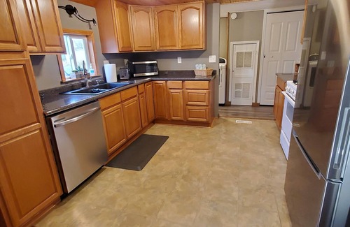 Watkins Glen Casa | 2 Mins. from Watkins Glen Racetrack & Central to FLX Wine Trail touring.