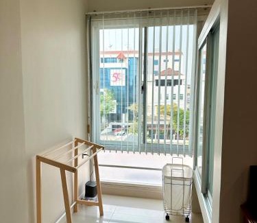 Lat Yao Apartamento | 2 mins to SRT I Urban Hideaway near Park