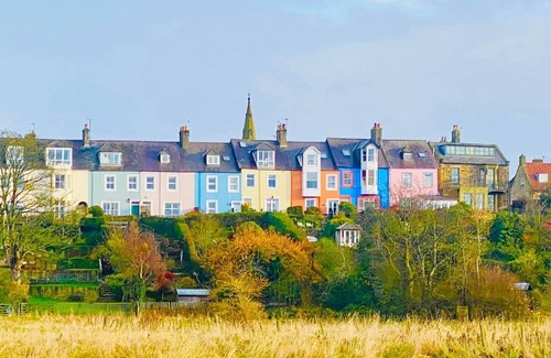 Alnmouth Apartamento | 2 Minute Walk to Beach with Private Parking and Pet Friendly