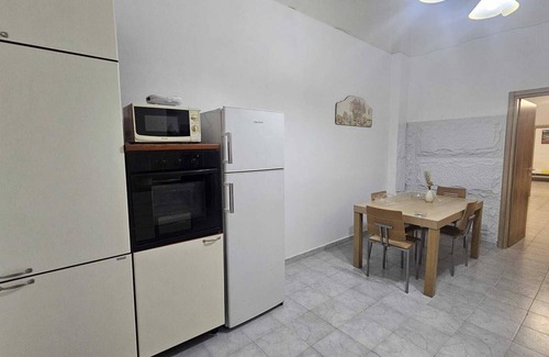 Torre Annunziata Apartamento | 2 minutes from the Train .Apartment great for families and groups