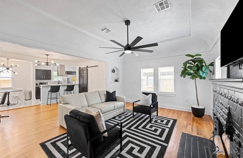 Central Oklahoma City Casa | 2 minutes from OU Medical Center, and under 10 minutes from most major hot spots