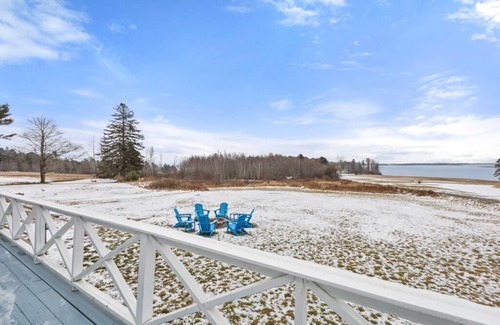 Lamoine Casa | 2 minutes to Lamoine State Park! Ocean View, Fire pit, & Games