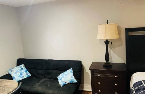 Westminster Apartamento | 2 minutes to the mall, home away from home, cool neighborhood parks, restaurant.