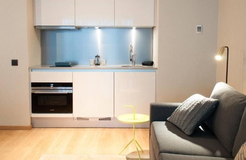 Jewish Quarter Casa | 2 Modern Units Near to the Museum Aan de Stroom! Parking, Game Room, Bike Rental