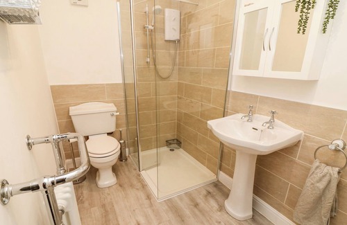 Knott End-on-Sea Cabaña | 2 MORTON COTTAGES, pet friendly, with open fire in Garstang