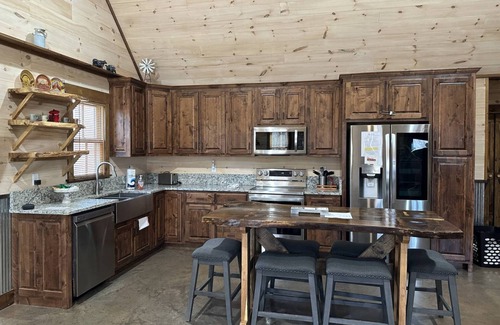 Rising Fawn Cabina | 2 Mountain Cabins - Each with a hot tub, fire pit and covered patio - putting green & corn hole