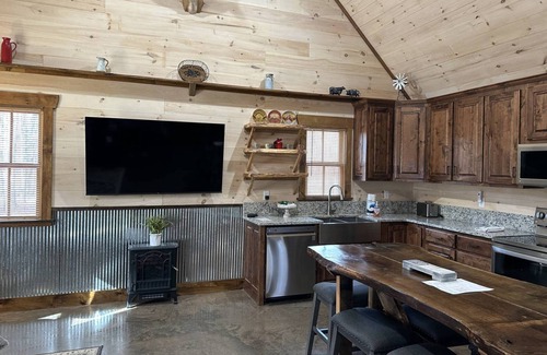 Rising Fawn Cabina | 2 Mountain Cabins - Each with a hot tub, fire pit and covered patio - putting green & corn hole