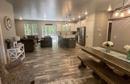 Egg Harbor Casa | 2 Neighboring Homes Sleep 24 - 8 Bedrooms and 10 Bathrooms