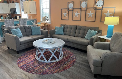 Port St. Joe Cabaña | 2-night min for scallop season! Steps to the pool and short drive to the beach!