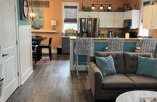 Port St. Joe Cabaña | 2-night min for scallop season! Steps to the pool and short drive to the beach!