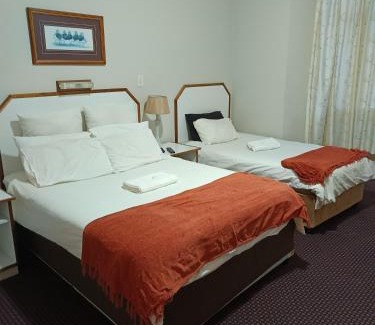 King William's Town Casa | 2 Oaks Guest House