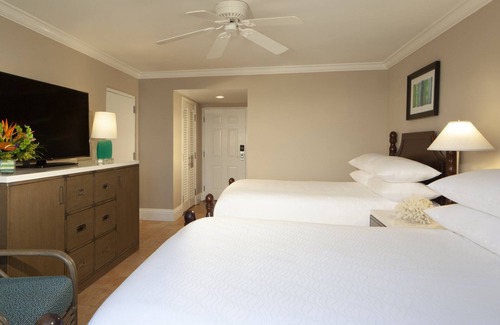 Historic Seaport Hotel | 2 Oceanfront Two Queen, Pier House Resort, Beach Access, Pet-Friendly, Duval St.
